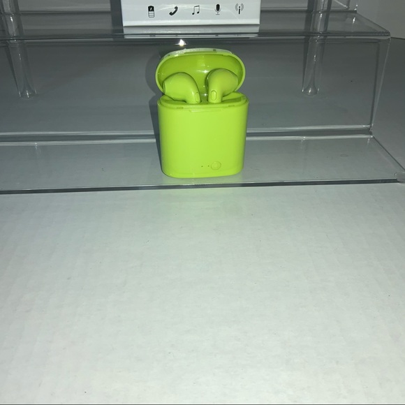 Wireless Bluetooth earbuds - Picture 4 of 4